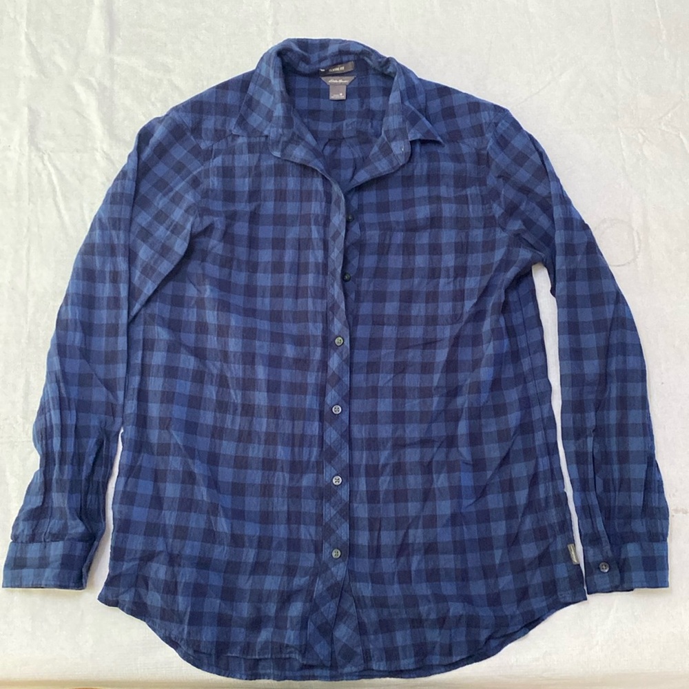 Eddie Bauer lightweight button down flannel in good condition size M classic fit